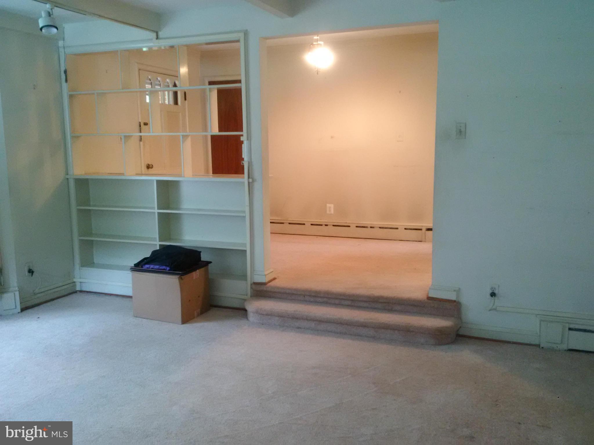 3900 Laurel Road Alexandria, VA 22309 - Photo 11 of 30 Living Room