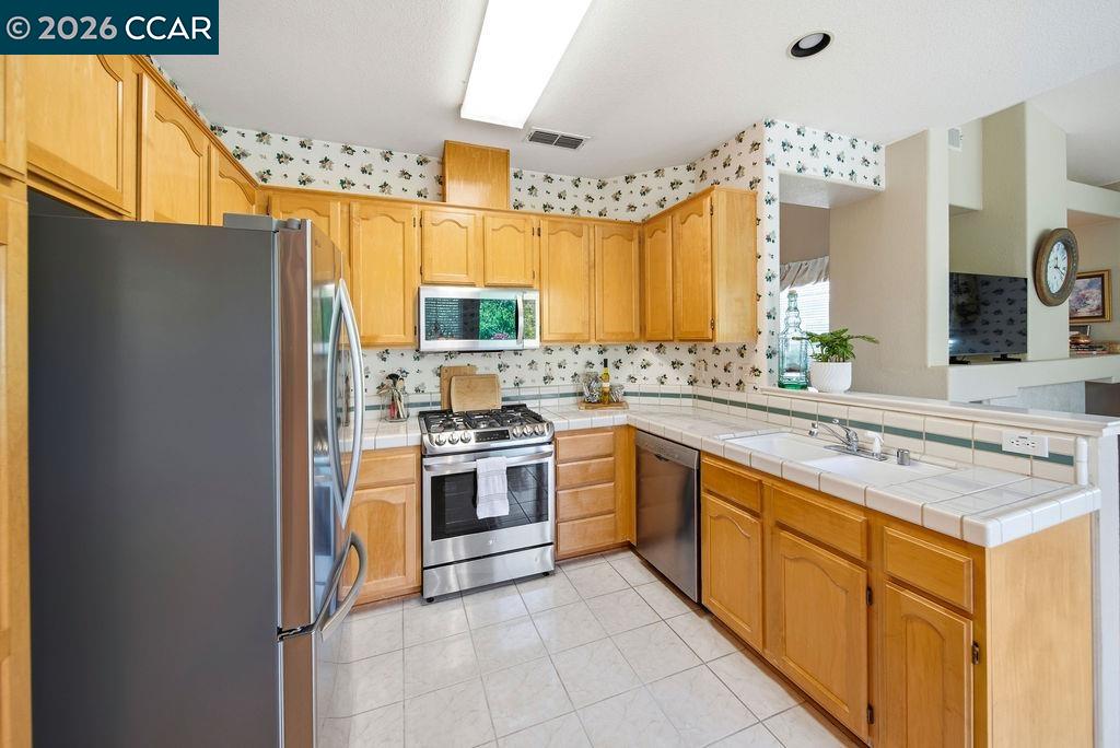 4901 Keller Ridge Drive Clayton, CA 94517 - Photo 13 of 42
