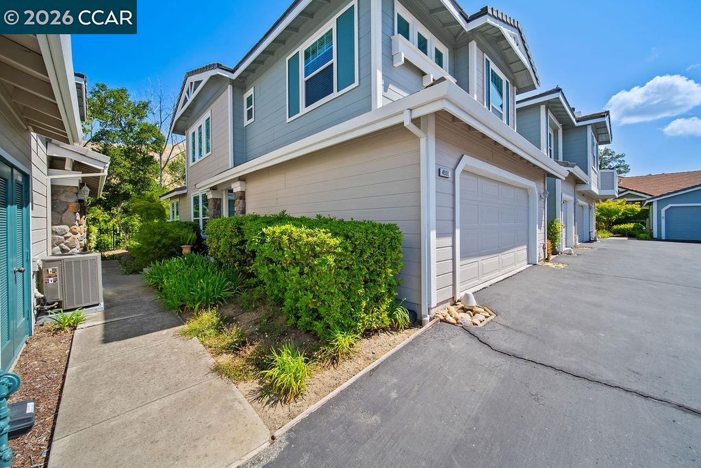 4901 Keller Ridge Drive Clayton, CA 94517 - Photo 3 of 42