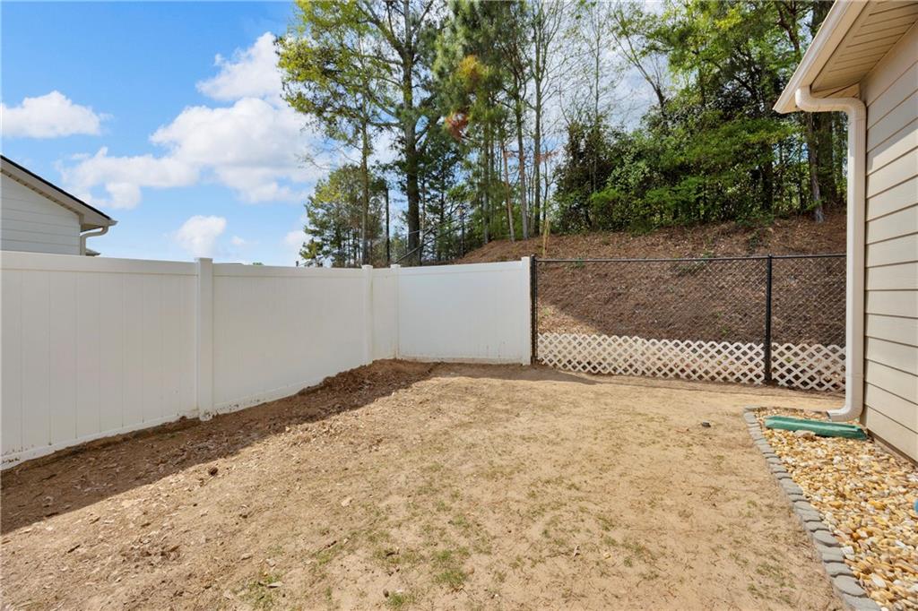 825 Hidden Hollow Circle Commerce, GA 30529 - Photo 36 of 39