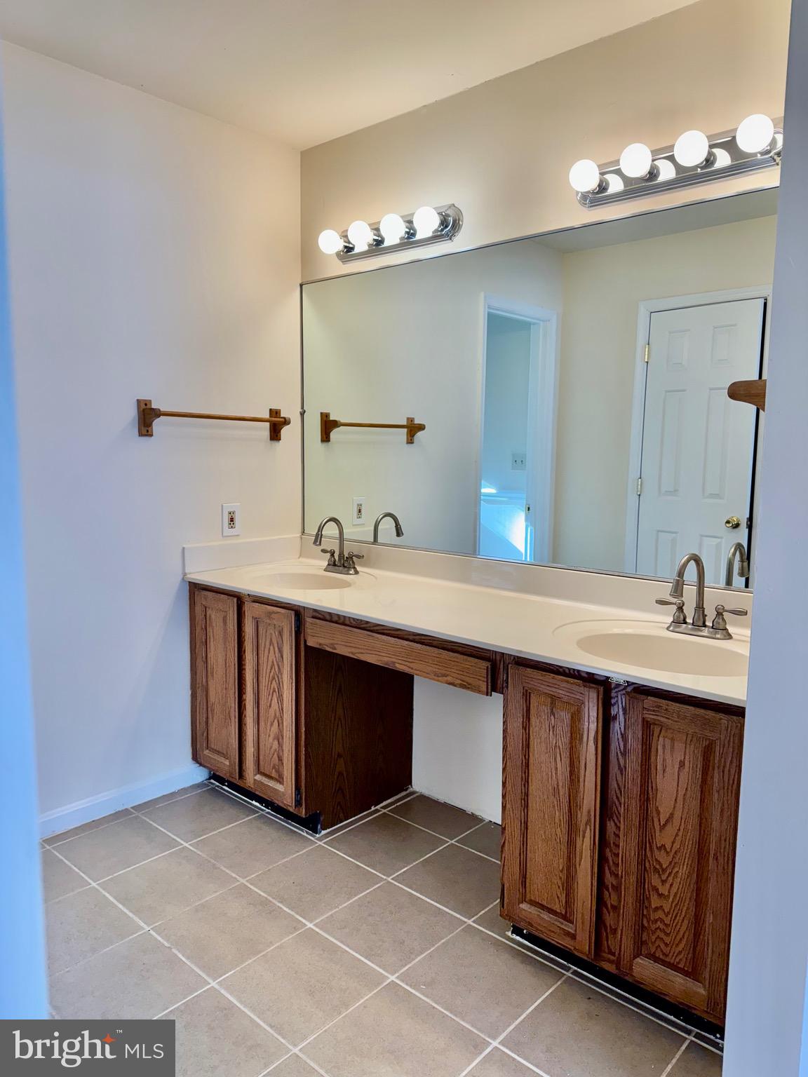 18118 Waterloo Road Amissville, VA 20106 - Photo 22 of 33 Master Bath
