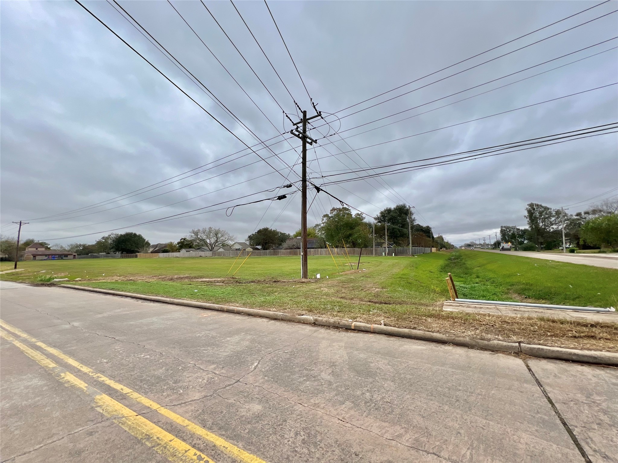 0 North Valderas Street Angleton, TX 77515 - Photo 5 of 7