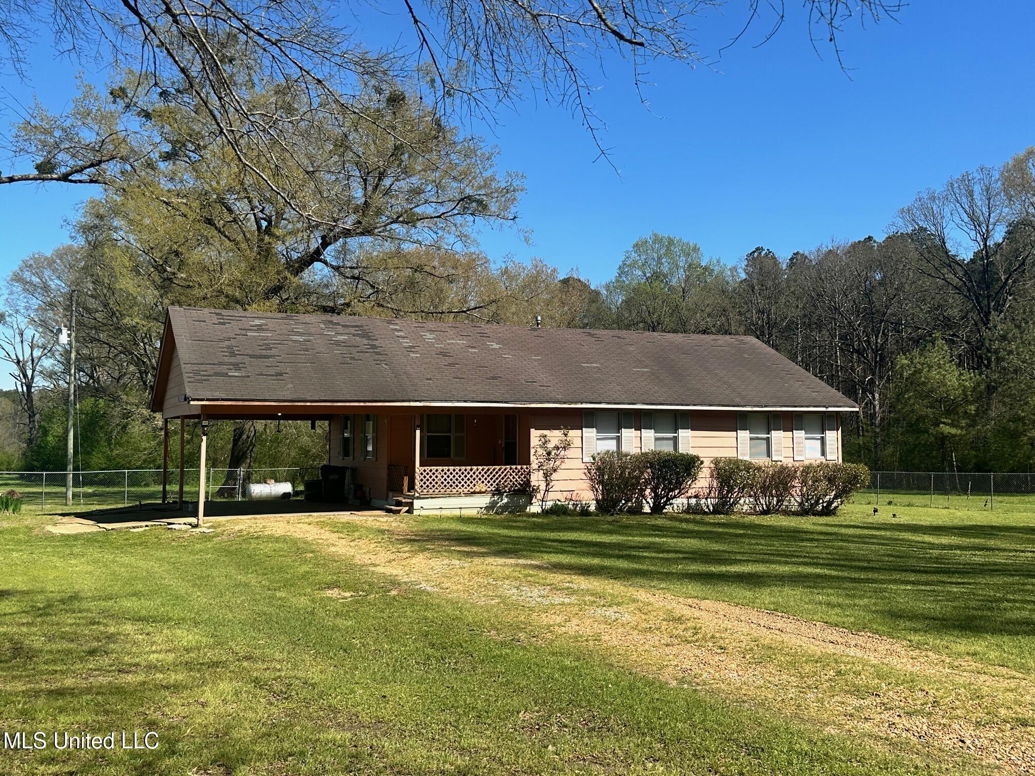 1147 Vfw Road Lake, MS 39092 - Photo 1 of 12 IMG_8531