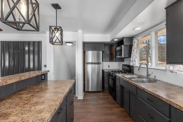 $465,000 | 1643 Aberdeen Street Northeast, Grand Rapids, MI 49505