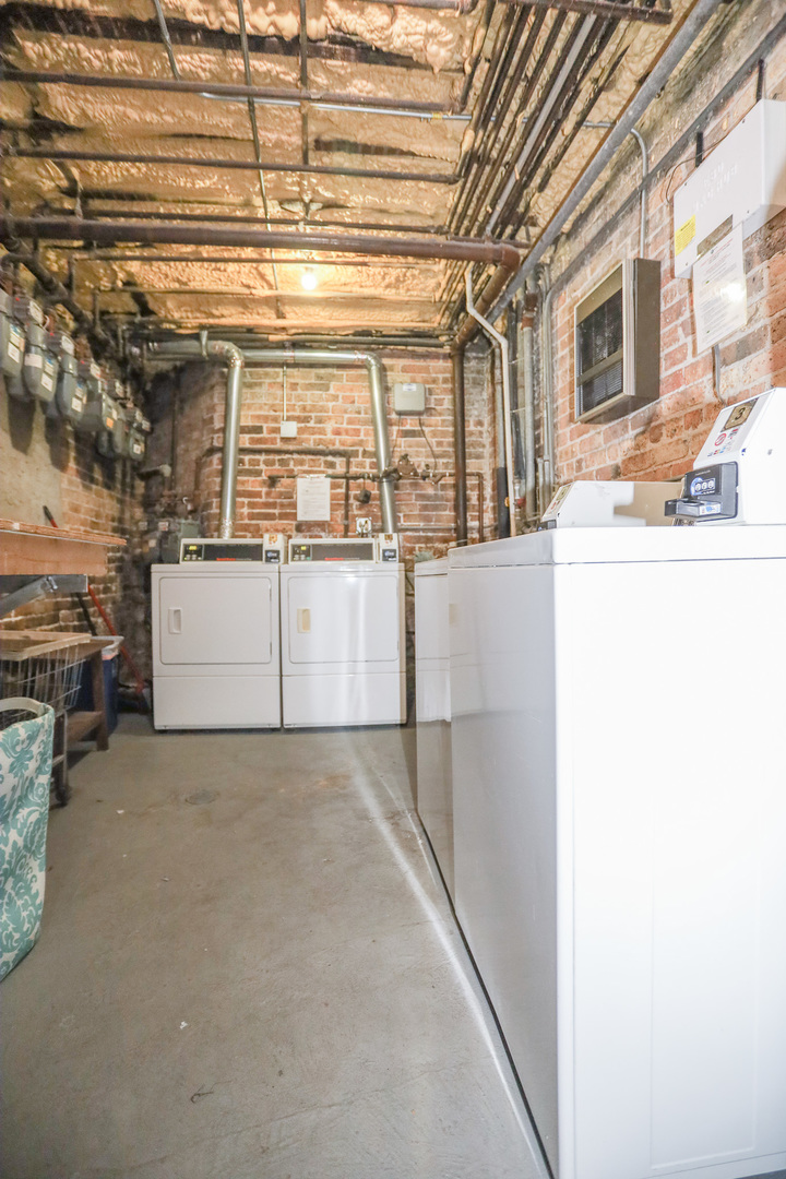 652 West Roscoe Street, Unit 103 Chicago, IL 60657 - Photo 10 of 11