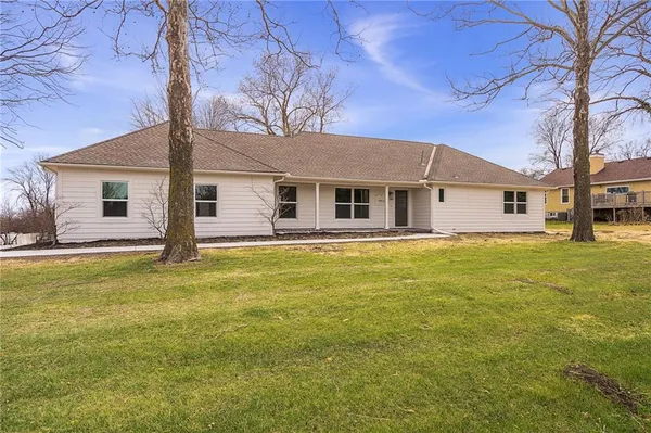 $439,000 | 1913 West Dennis Avenue, Olathe, KS 66061