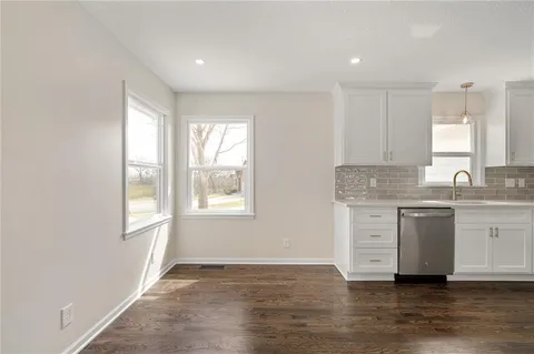 $439,000 | 1913 West Dennis Avenue, Olathe, KS 66061