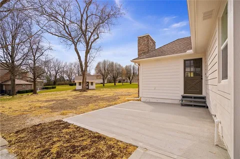 $439,000 | 1913 West Dennis Avenue, Olathe, KS 66061