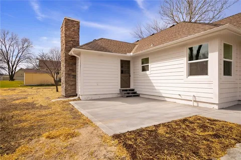 $439,000 | 1913 West Dennis Avenue, Olathe, KS 66061