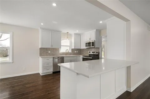 $439,000 | 1913 West Dennis Avenue, Olathe, KS 66061