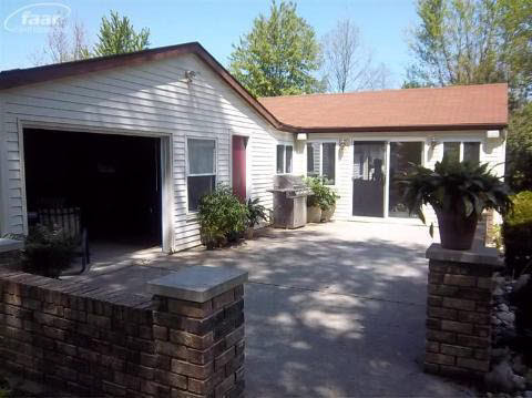 5347 Van Slyke Road Flint, MI 48507 - Photo 18 of 18 20185935-17.JPG