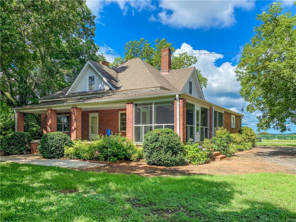 2141 Oakway Road Westminster, SC 29693 - Photo 1 of 48 Gallery Image 1