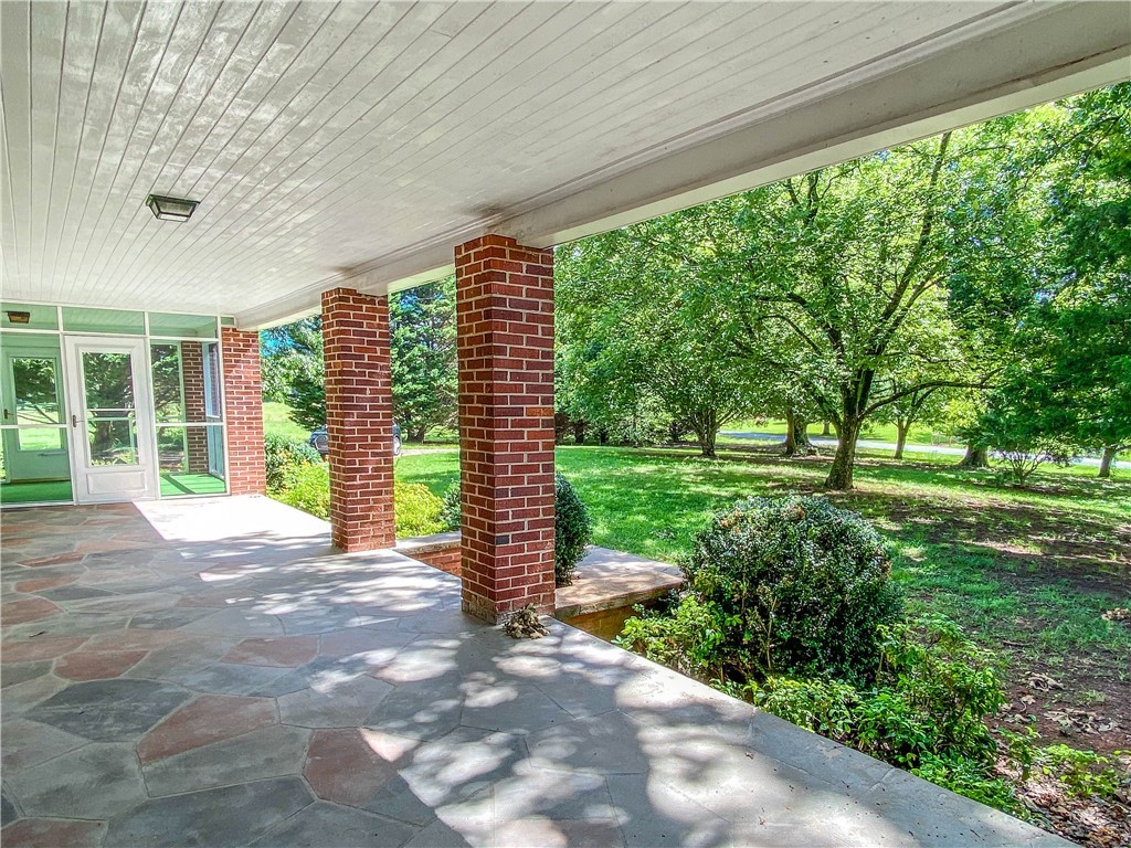 2141 Oakway Road Westminster, SC 29693 - Photo 9 of 48 Gallery Image 9