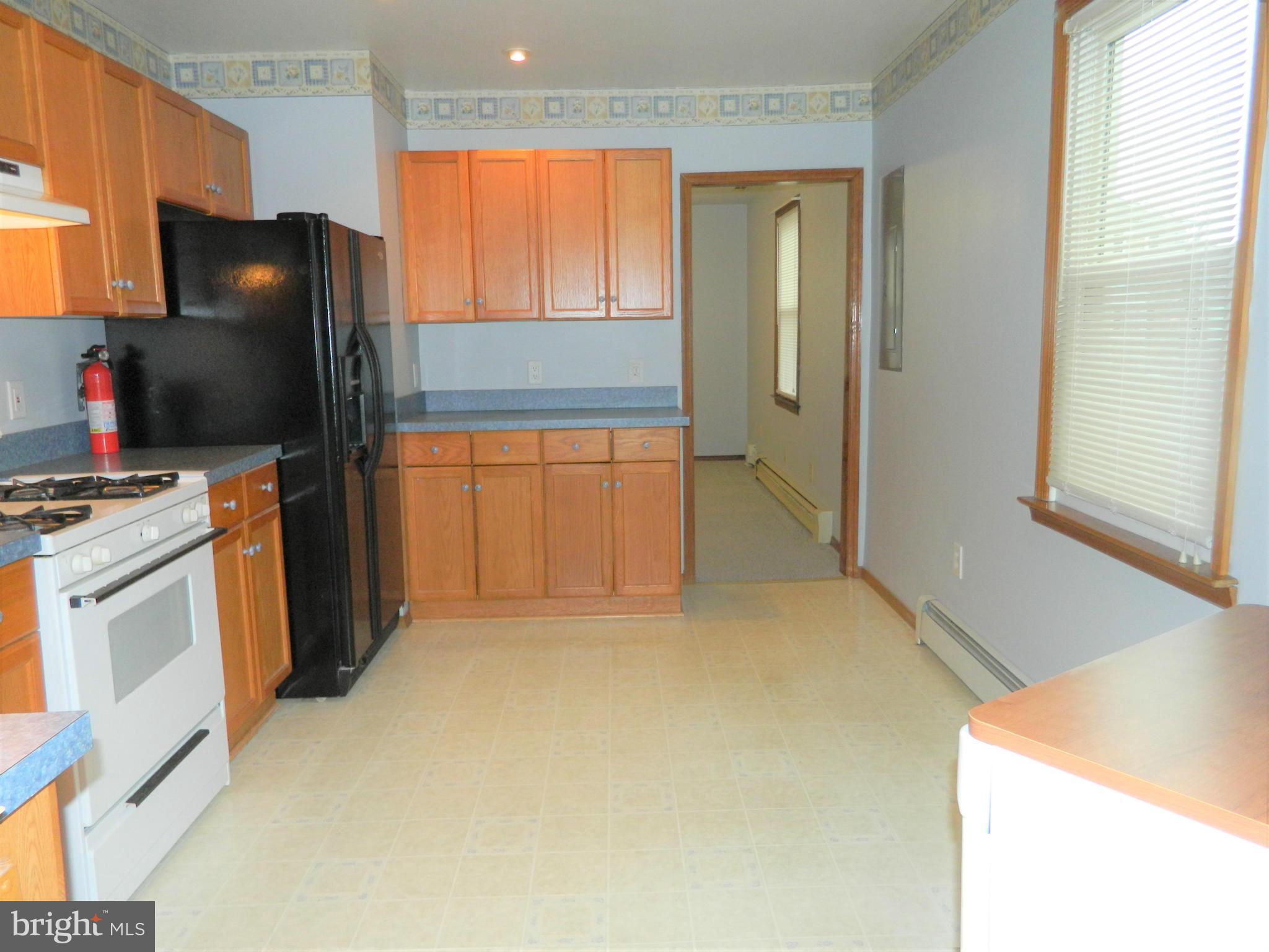 932 Martin Road Essex, MD 21221 - Photo 3 of 21 Kitchen