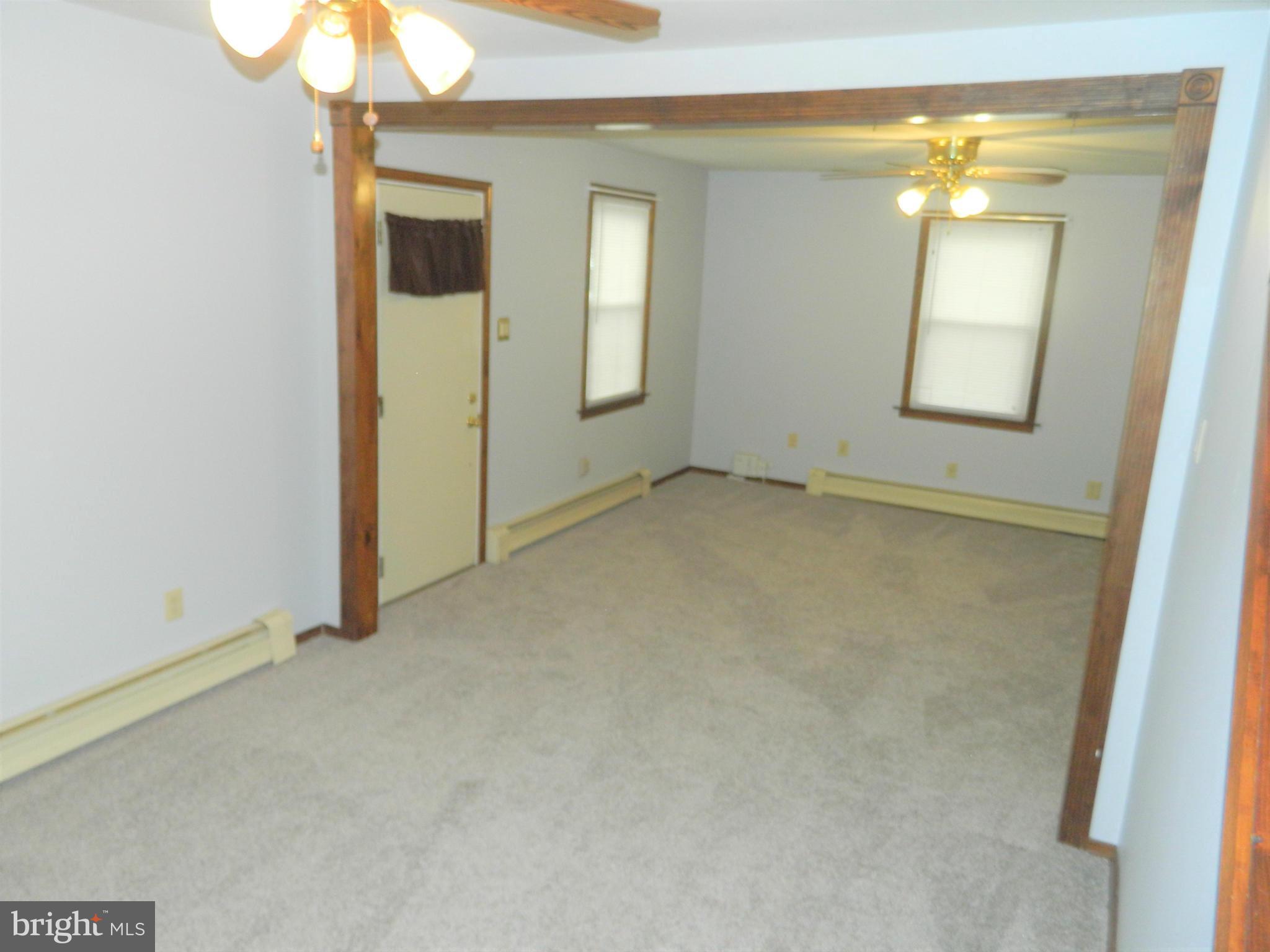 932 Martin Road Essex, MD 21221 - Photo 5 of 21 Living Room