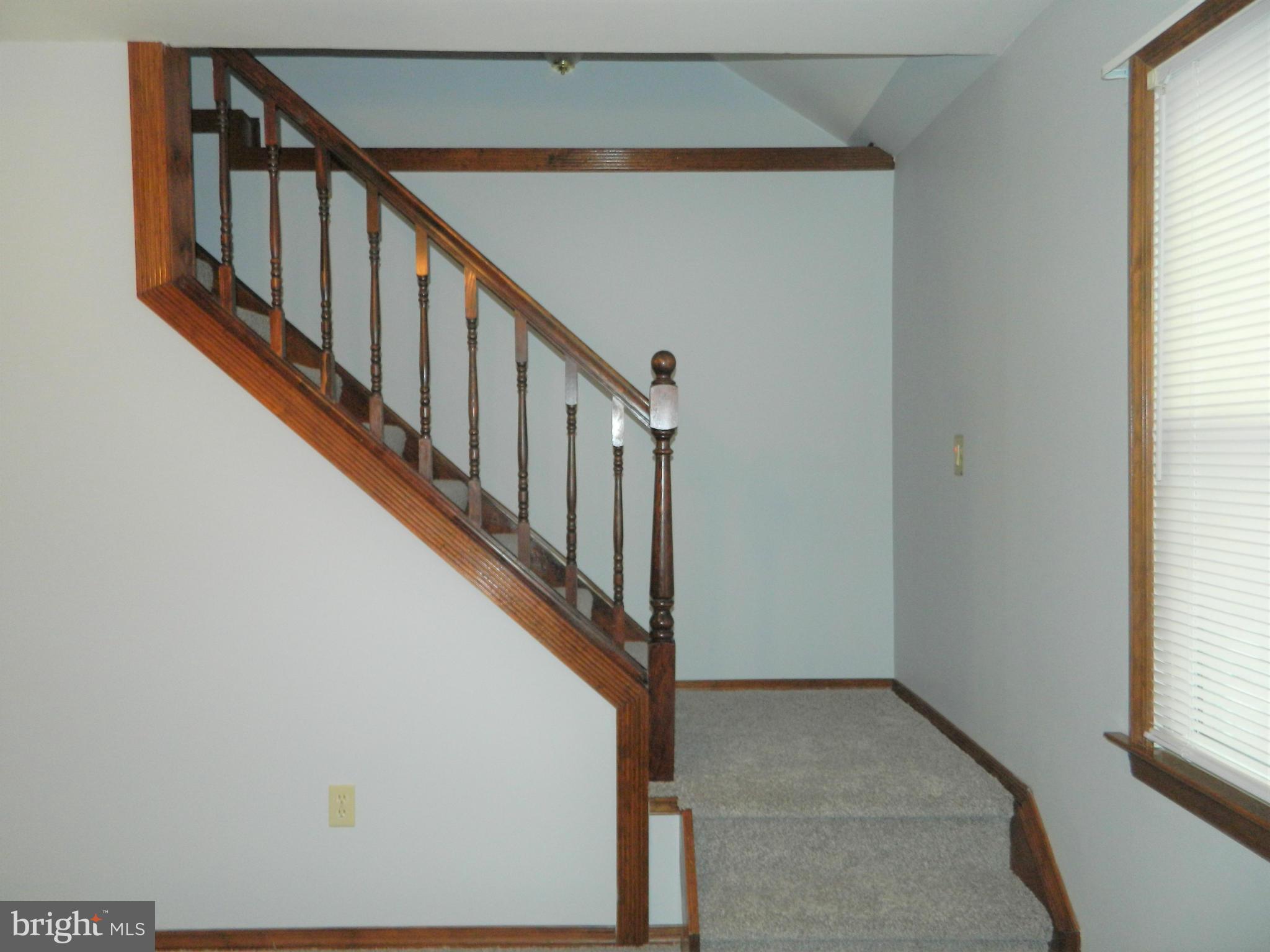 932 Martin Road Essex, MD 21221 - Photo 8 of 21 Living Room