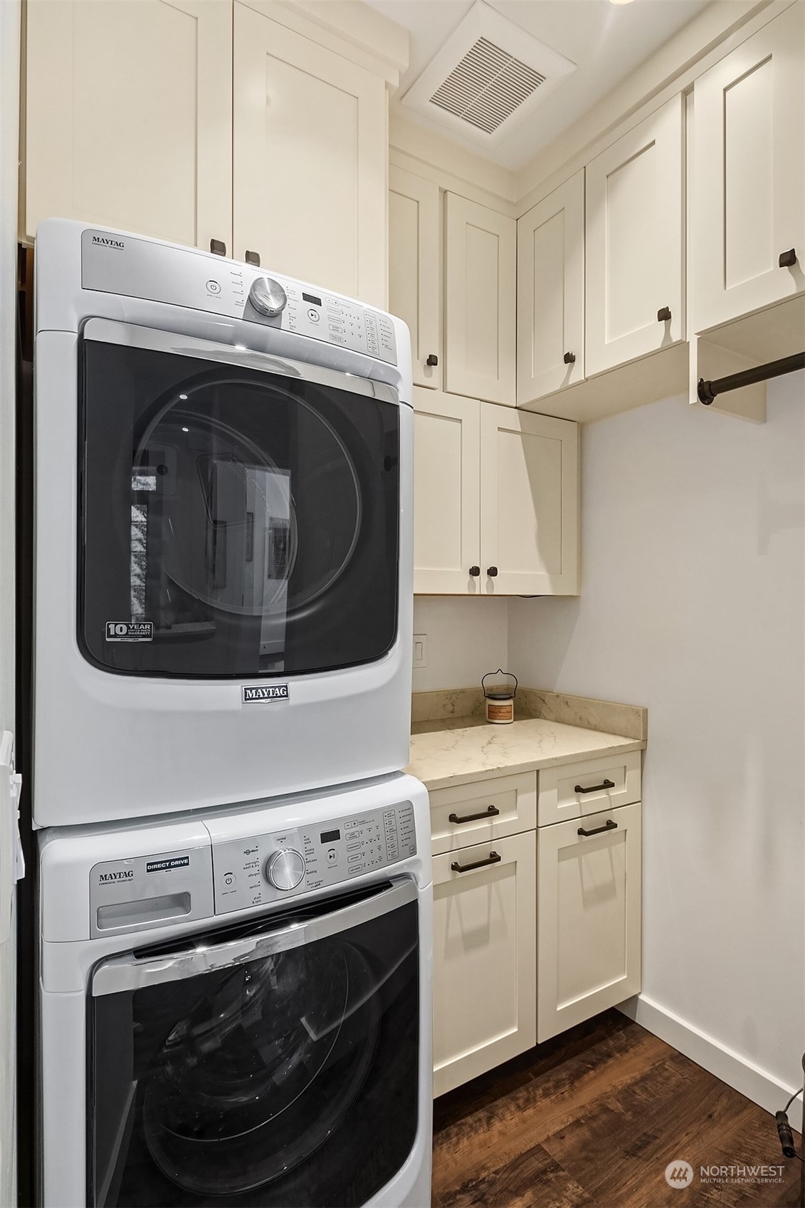 4401 Brygger Drive West Seattle, WA 98199 - Photo 24 of 36 a stove top oven sitting inside of a kitchen