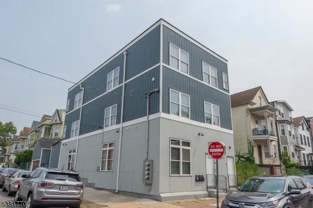 $2,295 | 59 Mercer Street, Unit 3, Paterson, NJ 07524
