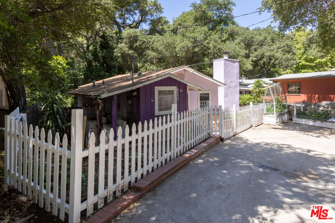 12205 Spring Trail Sylmar, CA 91342 - Photo 2 of 33
