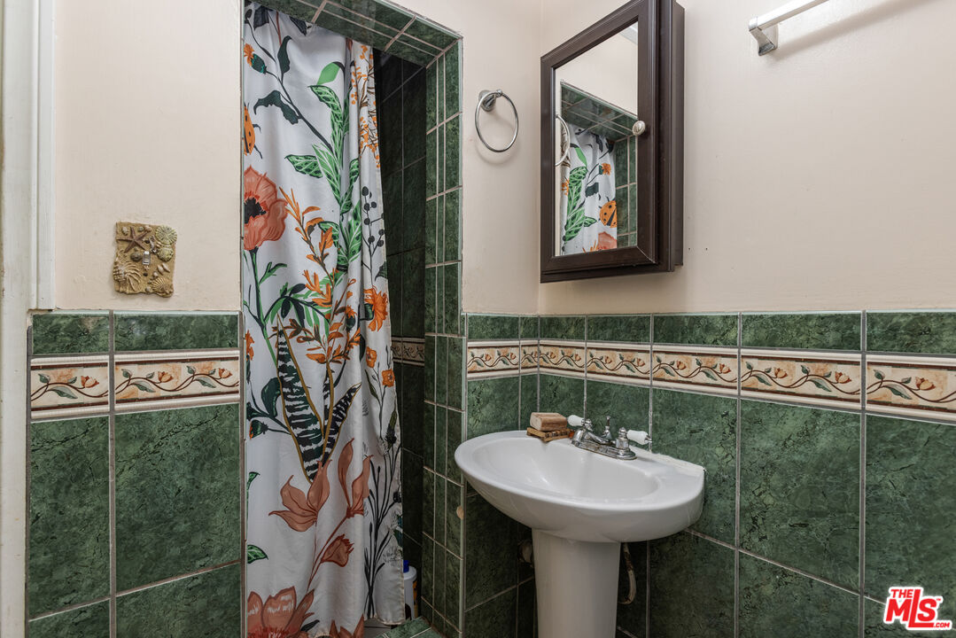 12205 Spring Trail Sylmar, CA 91342 - Photo 32 of 33