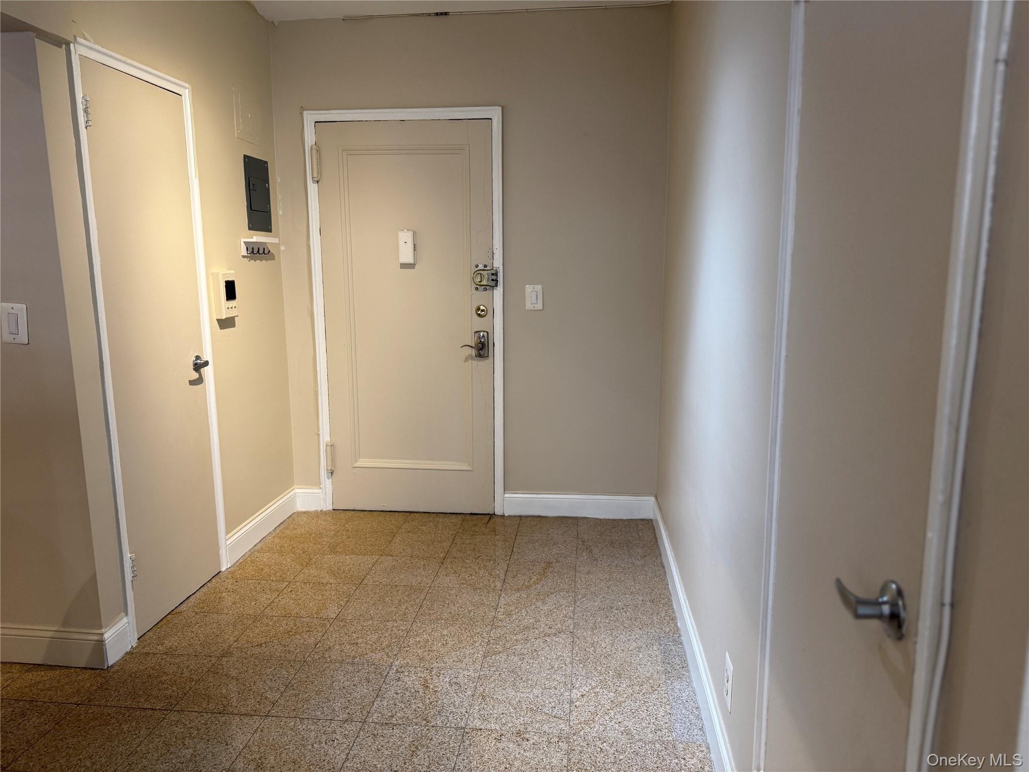 796 Bronx River Road, Unit B38 Bronxville, NY 10708 - Photo 22 of 31 an empty room with closet