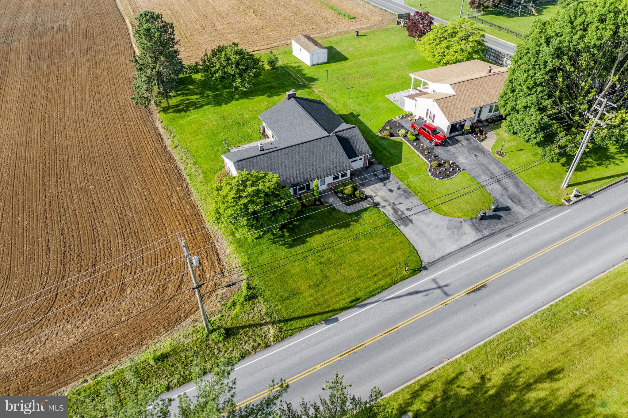 2136 Hobson Road Lancaster, PA 17602 - Photo 7 of 52