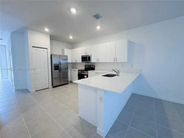 $3,200 | 2527 Southeast 29th Street, Homestead, FL 33035