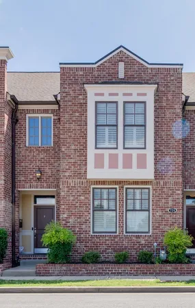 $3,200 | 724 4th Avenue North, Nashville, TN 37219