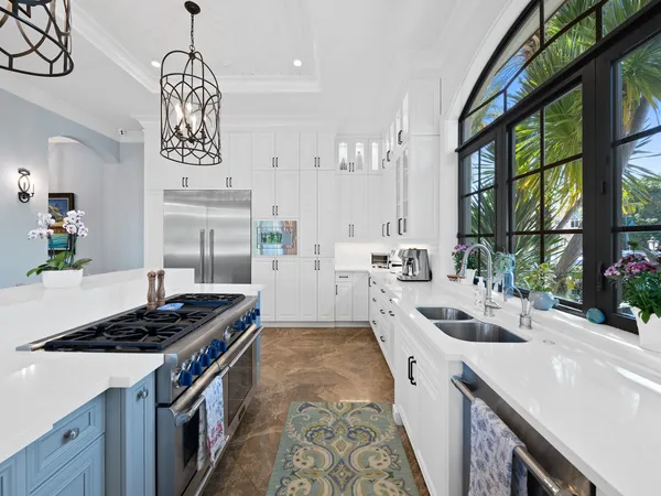 $6,995,000 | 2319 Northeast 28th Street, Lighthouse Point, FL 33064