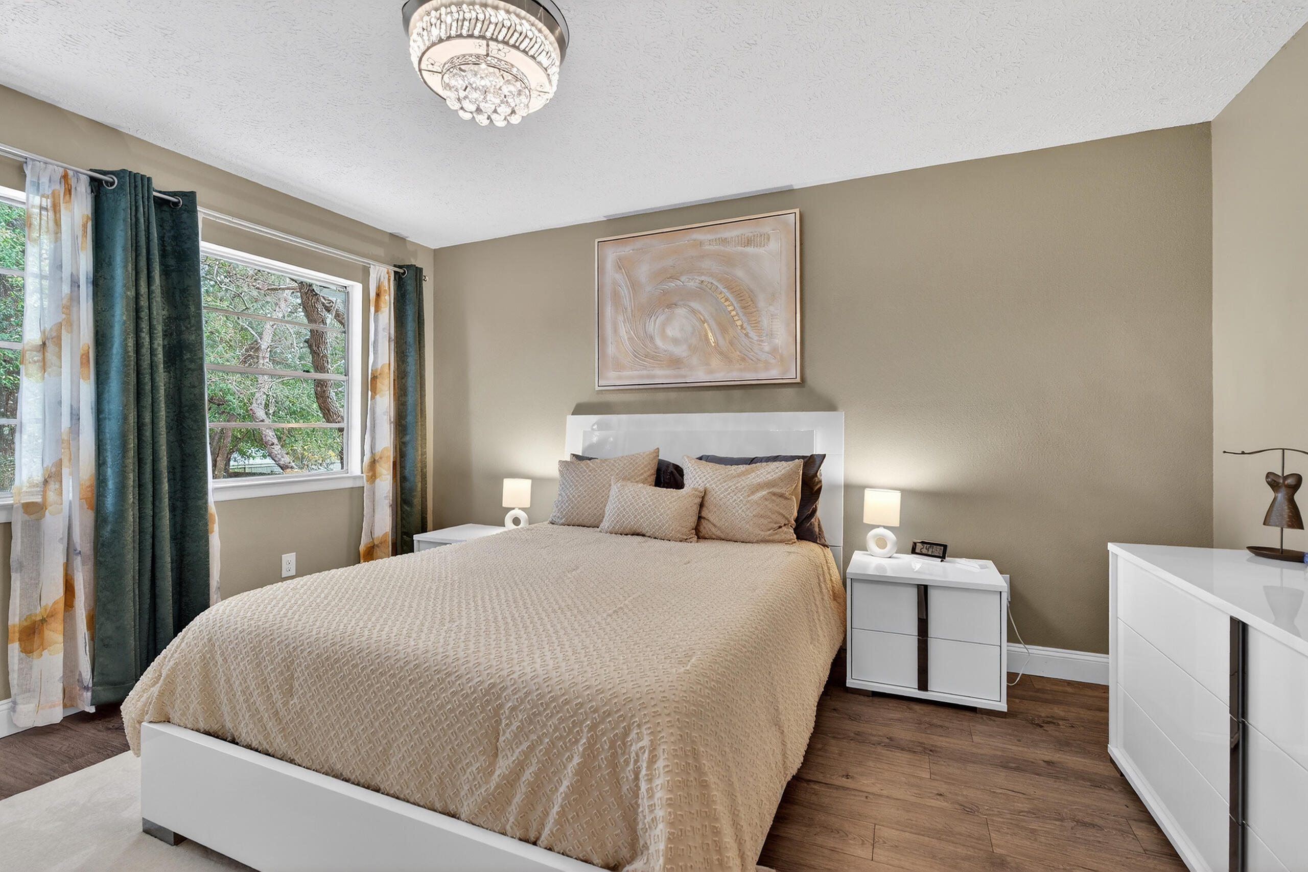 35 10th Street, Unit D Shalimar, FL 32579 - Photo 30 of 33 a bedroom with a bed and a window