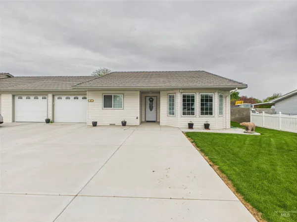 $345,000 | 11 North 3rd W Street, Paul, ID 83347