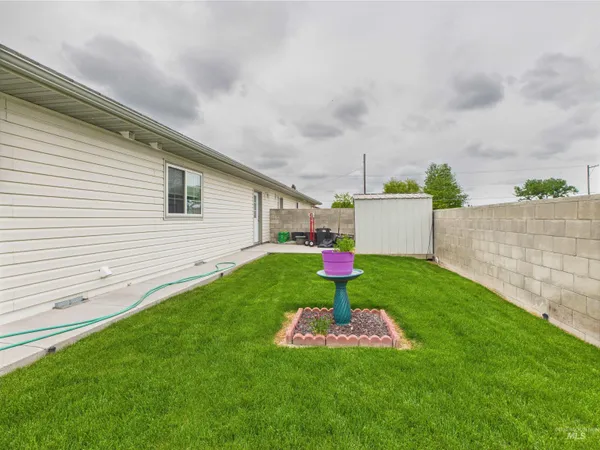 $345,000 | 11 North 3rd W Street, Paul, ID 83347