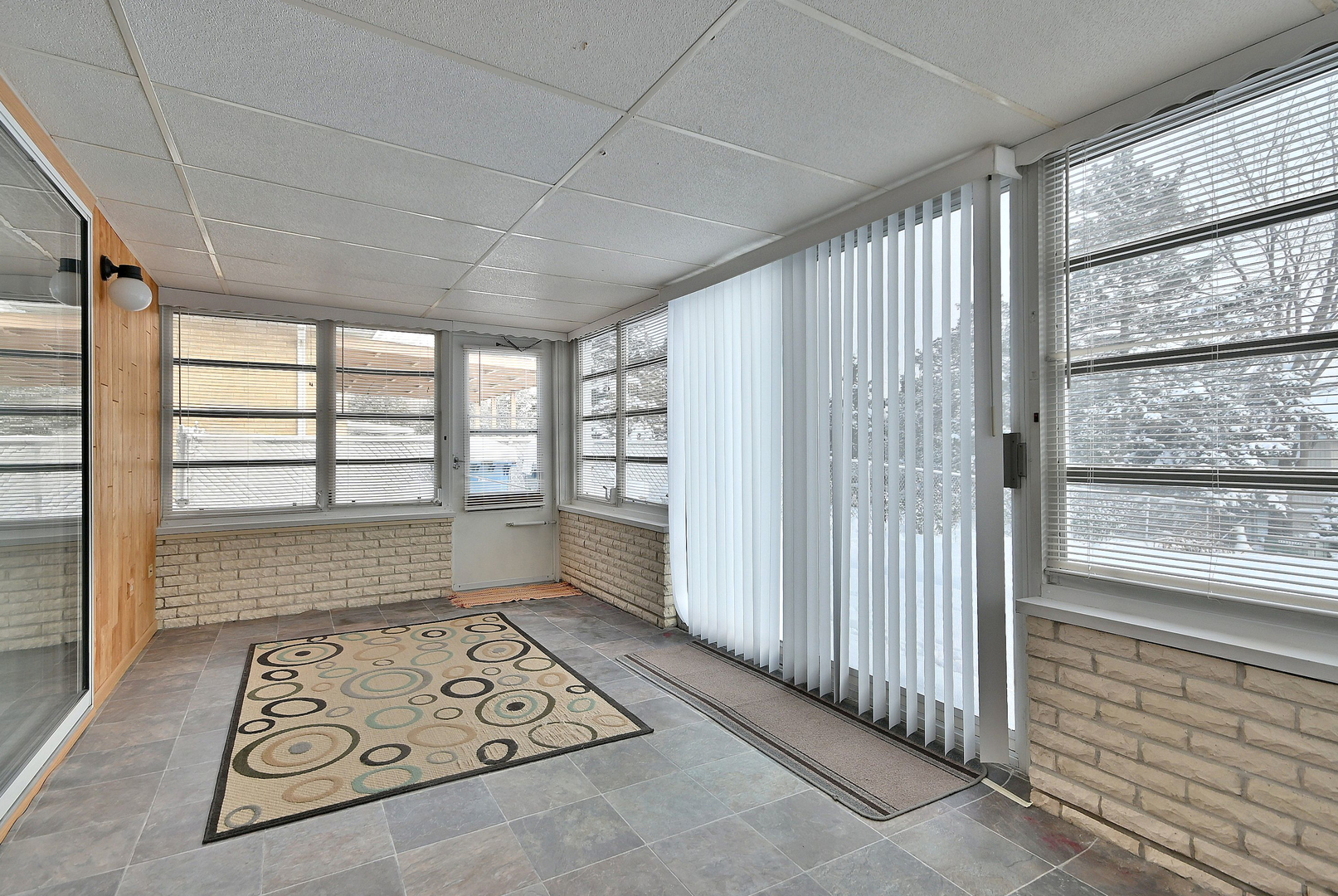 231 North Flora Parkway Addison, IL 60101 - Photo 28 of 39 a view of entryway with wooden floor
