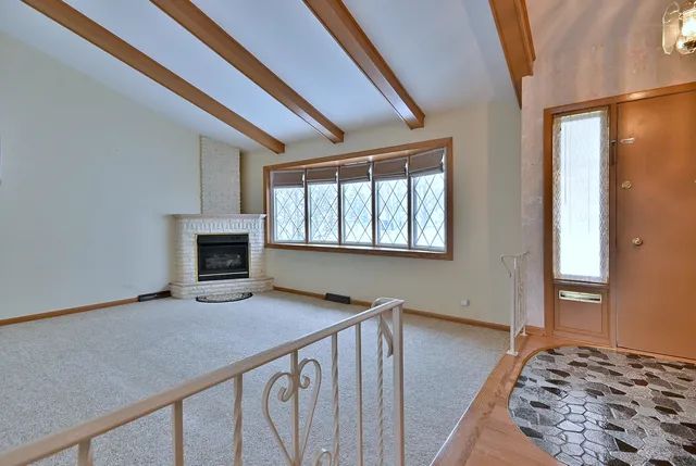 $420,000 | 231 North Flora Parkway, Addison, IL 60101