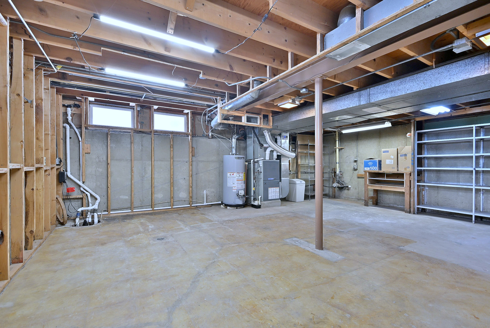 231 North Flora Parkway Addison, IL 60101 - Photo 34 of 39 a view of a storage room