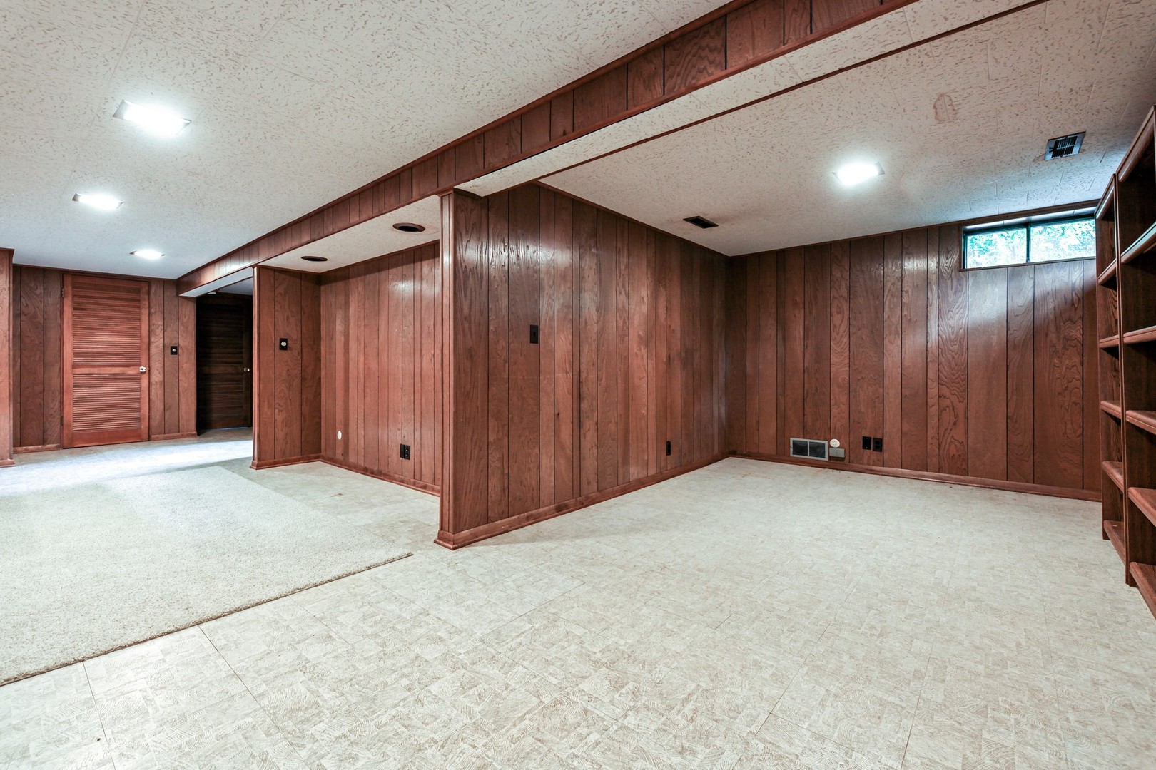 465 Sumac Road Highland Park, IL 60035 - Photo 15 of 19 a view of an empty room