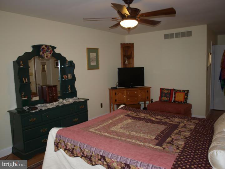 1432 Overlook Road Yardley, PA 19067 - Photo 13 of 25 Bedroom - Main