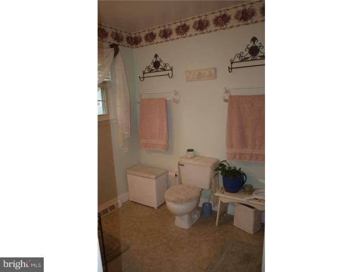 1432 Overlook Road Yardley, PA 19067 - Photo 17 of 25 Bathroom