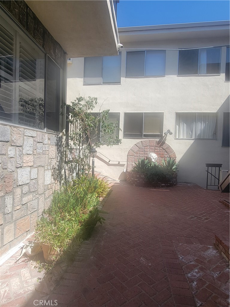 1840 Camden Avenue, Unit 202 Los Angeles, CA 90025 - Photo 25 of 32