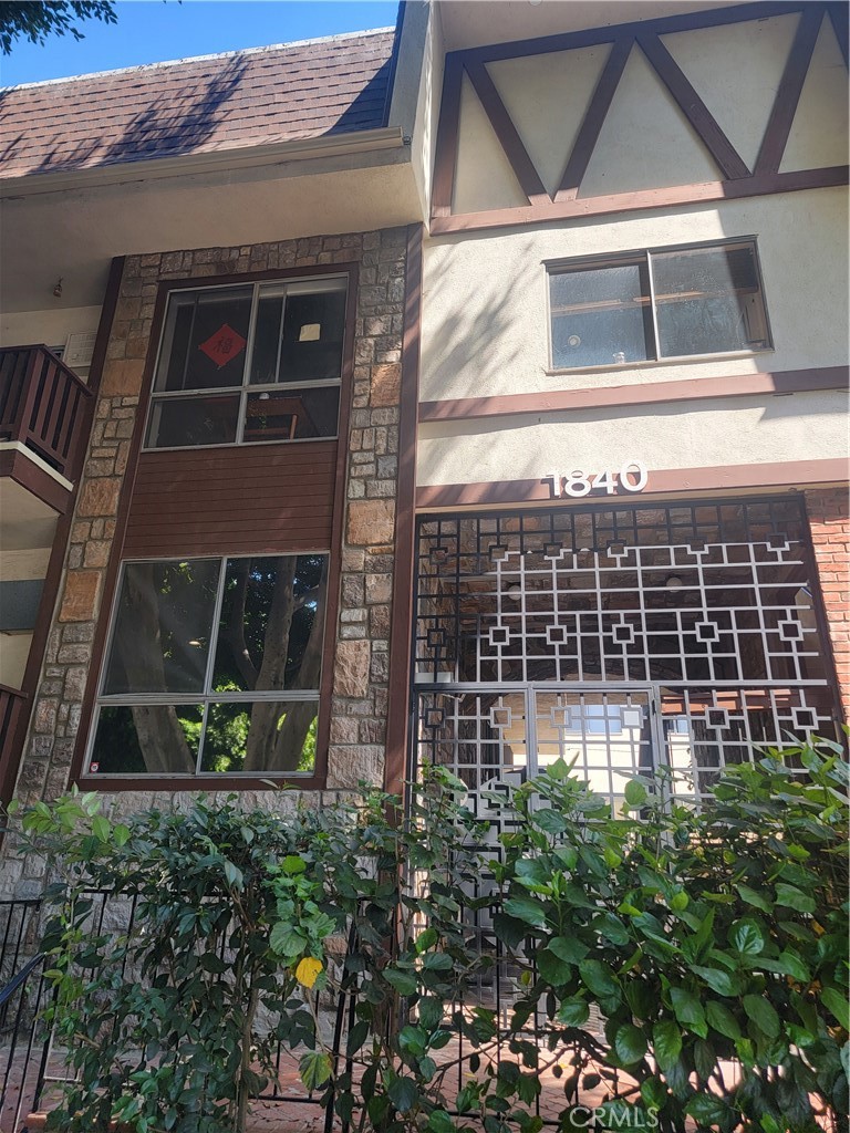 1840 Camden Avenue, Unit 202 Los Angeles, CA 90025 - Photo 5 of 32