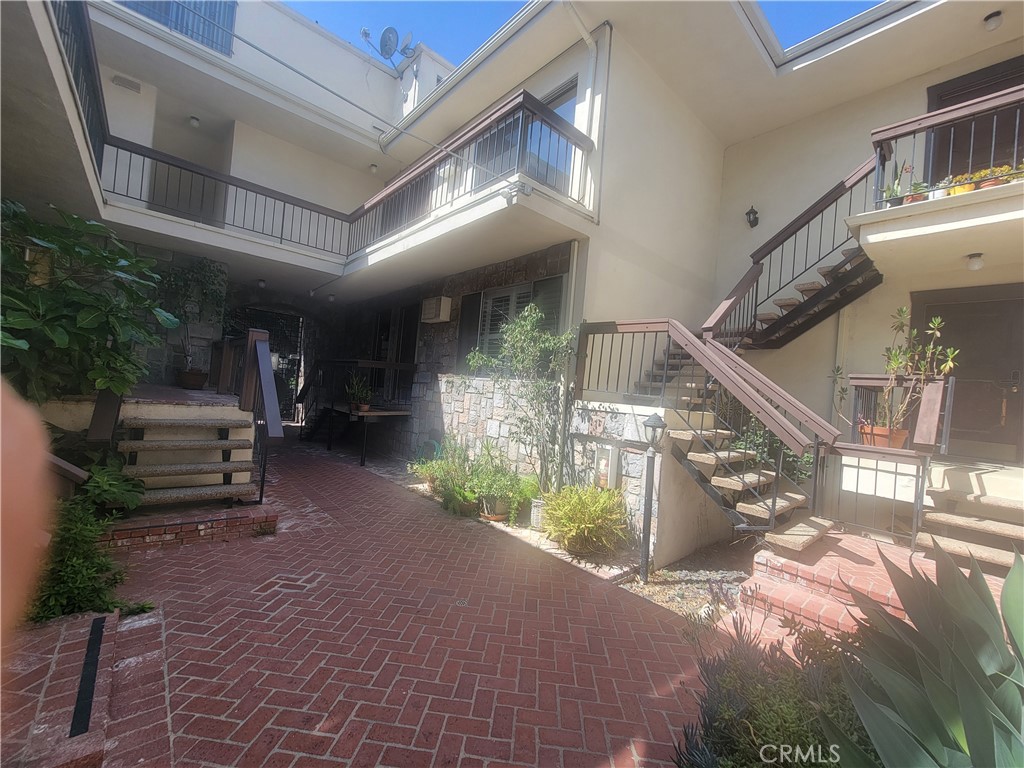 1840 Camden Avenue, Unit 202 Los Angeles, CA 90025 - Photo 7 of 32