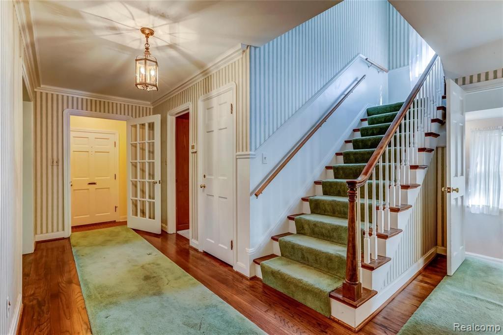1041 Yorkshire Road Grosse Pointe Park, MI 48230 - Photo 4 of 35