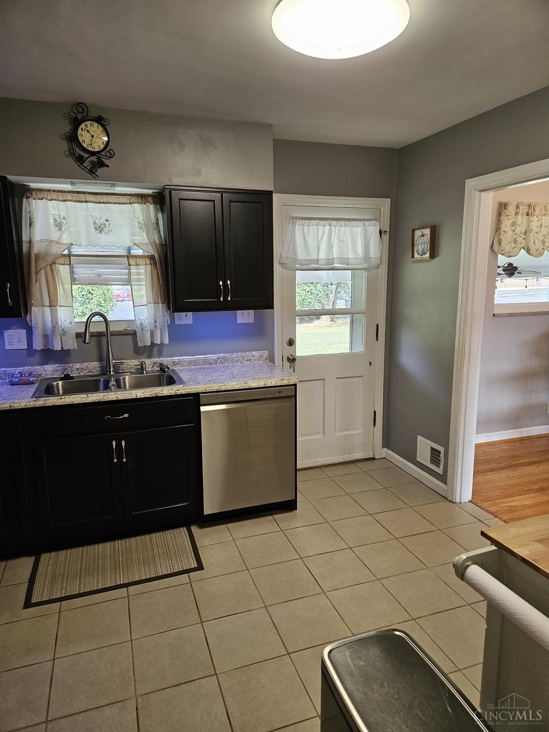 1171 Nordyke Road Cincinnati, OH 45255 - Photo 13 of 39