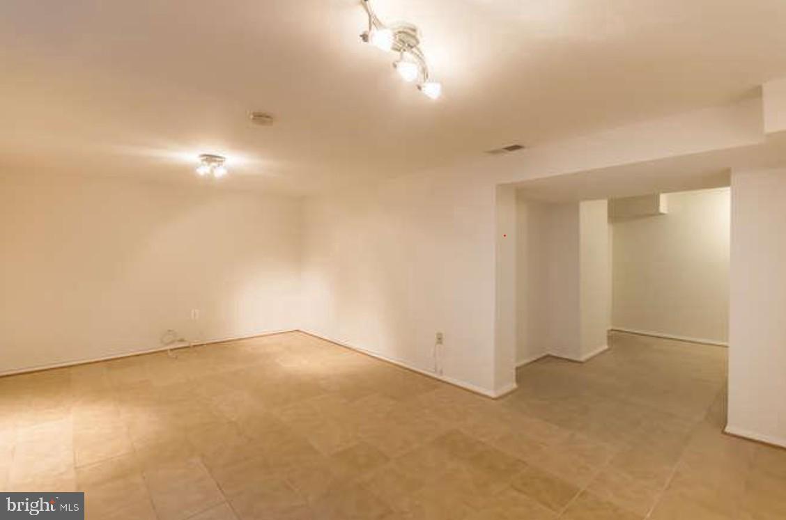 8302 Moline Place Springfield, VA 22153 - Photo 23 of 27