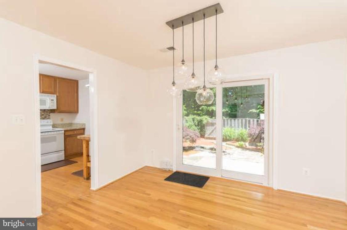 8302 Moline Place Springfield, VA 22153 - Photo 7 of 27