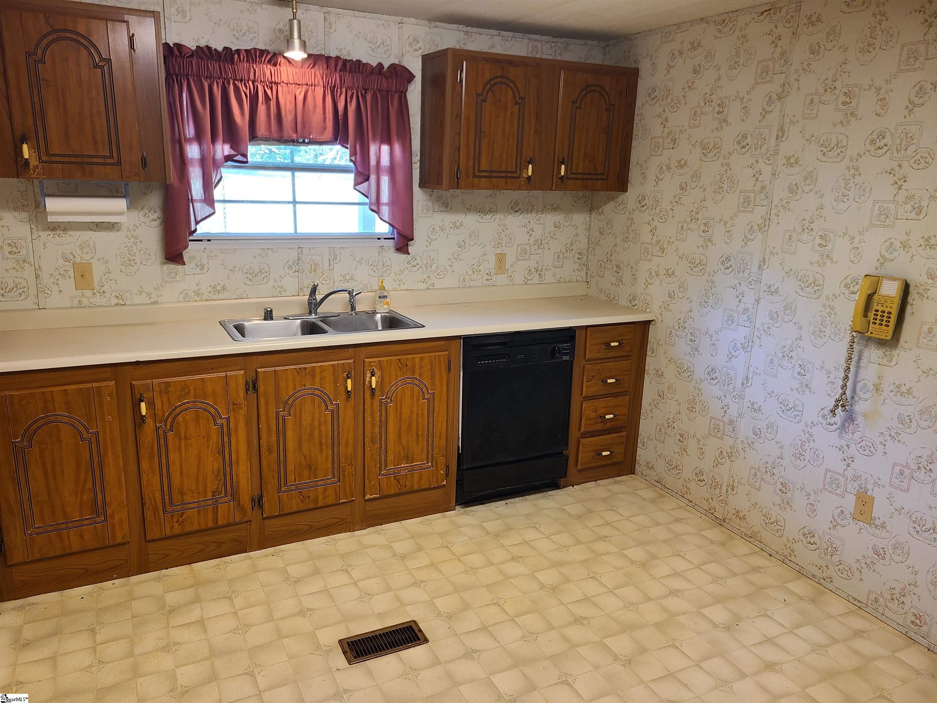 331 Riggins Road Pickens, SC 29671 - Photo 12 of 32