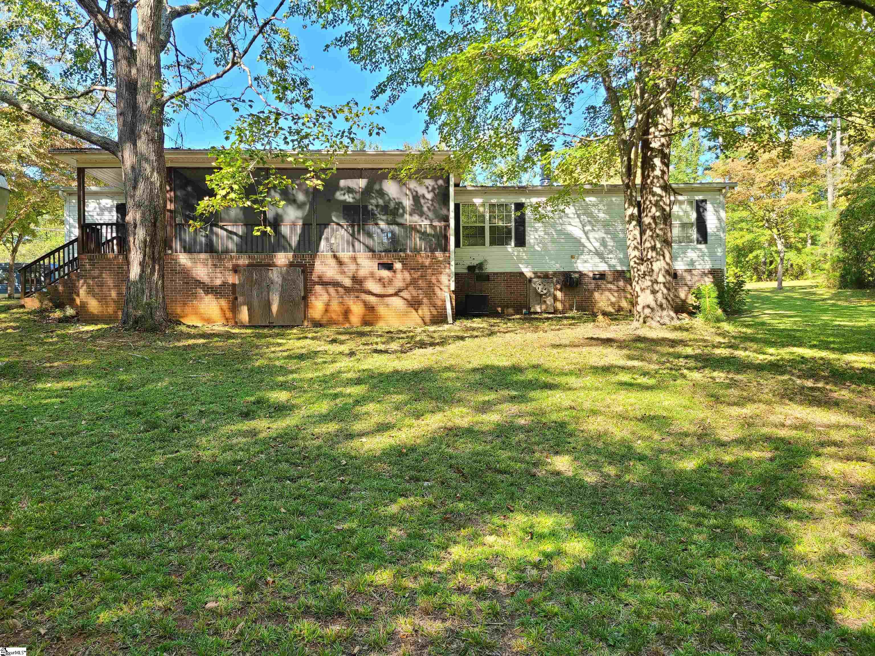 331 Riggins Road Pickens, SC 29671 - Photo 5 of 32