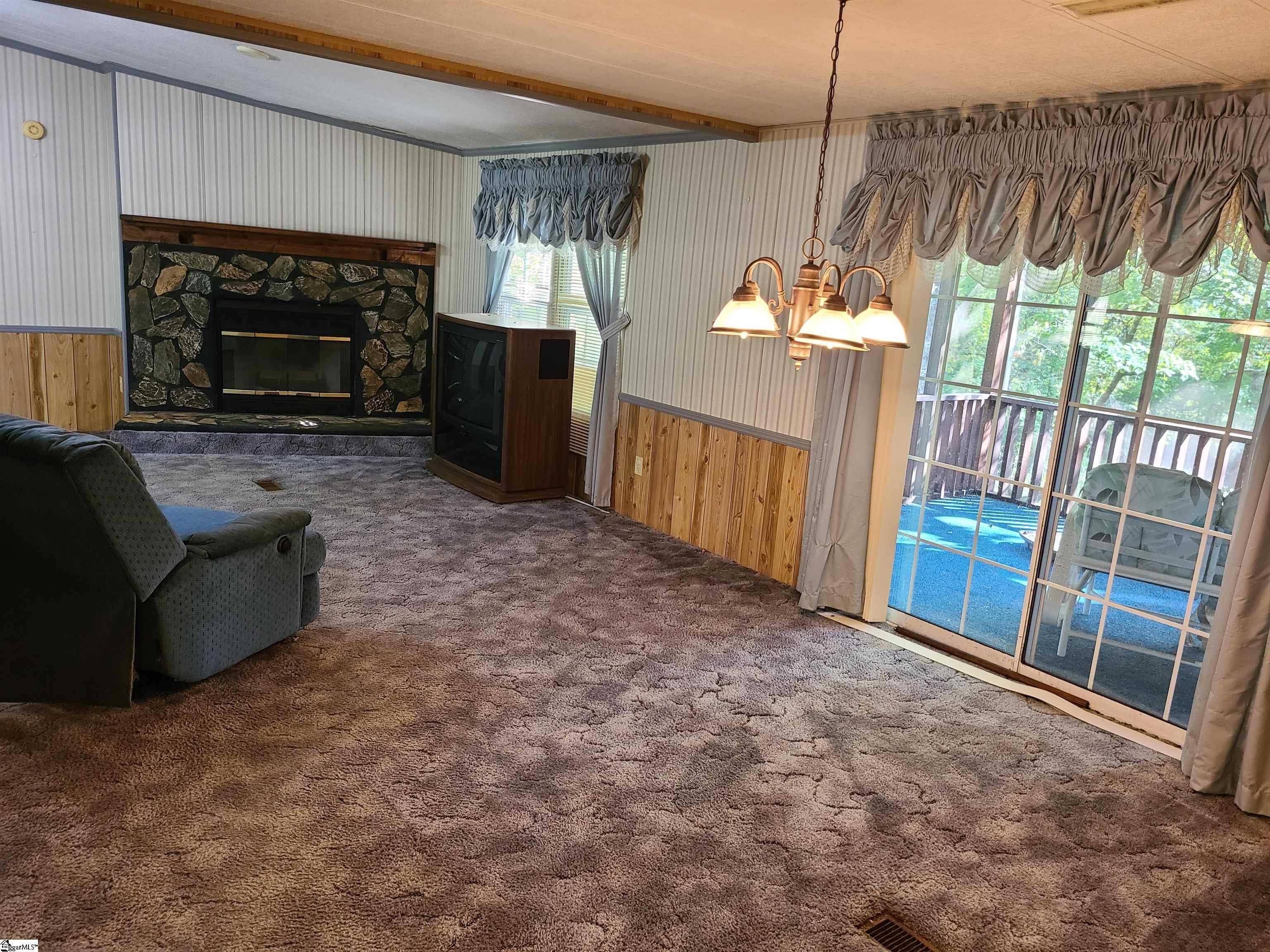 331 Riggins Road Pickens, SC 29671 - Photo 6 of 32