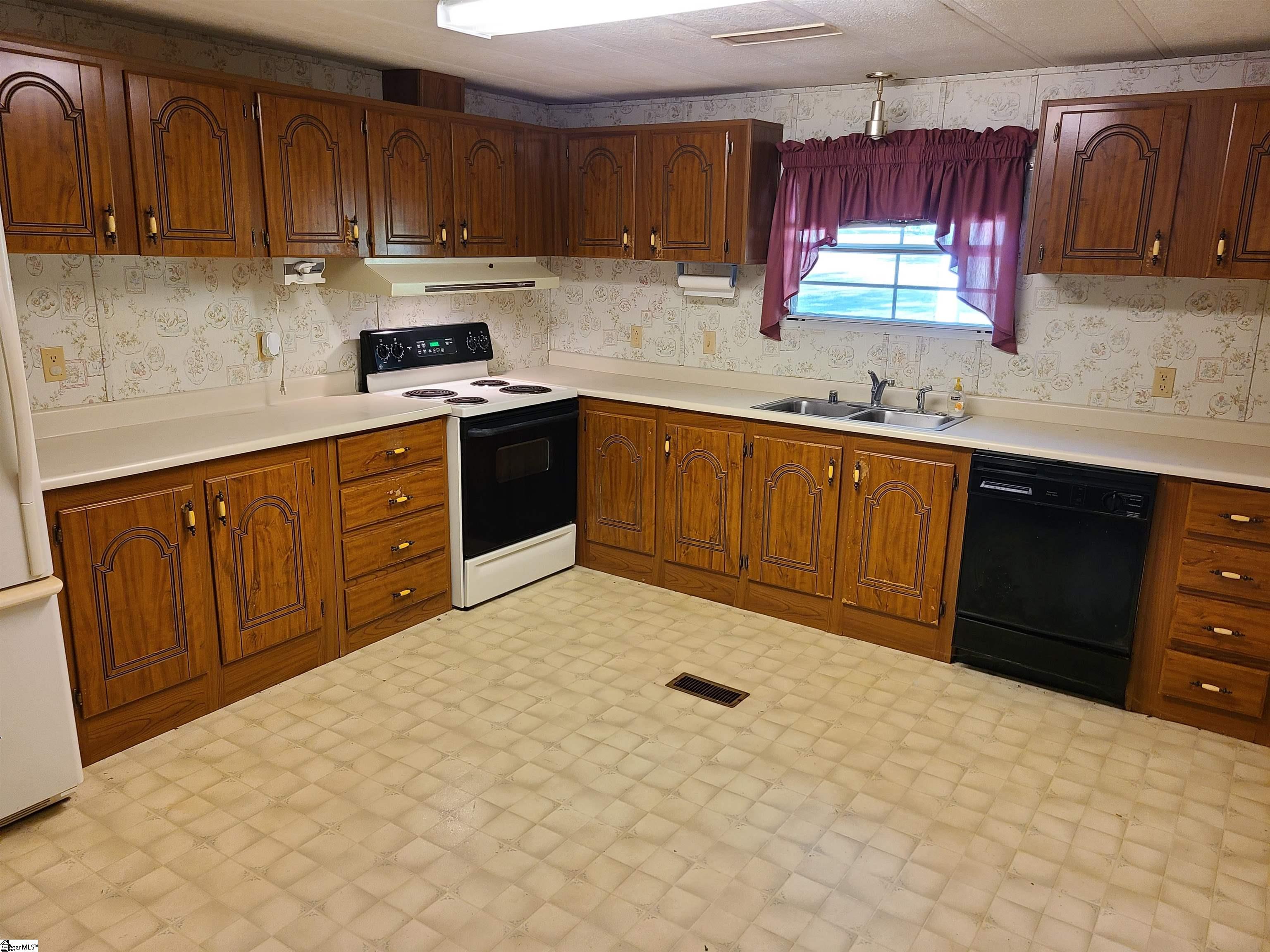 331 Riggins Road Pickens, SC 29671 - Photo 10 of 32