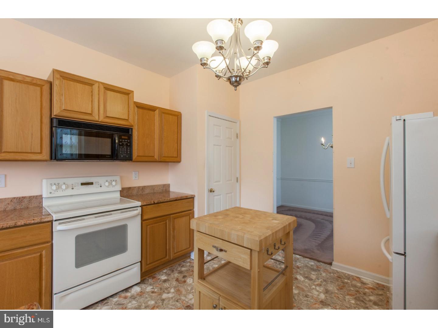 152 Milbury Road East Fallowfield, PA 19320 - Photo 6 of 23 Kitchen